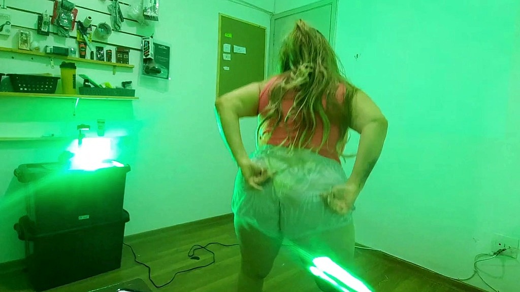 rotolarsi nel culo. (Dick Hot, Vivi Guedez) roll in the ass. (Dick Hot, Vivi Guedez)