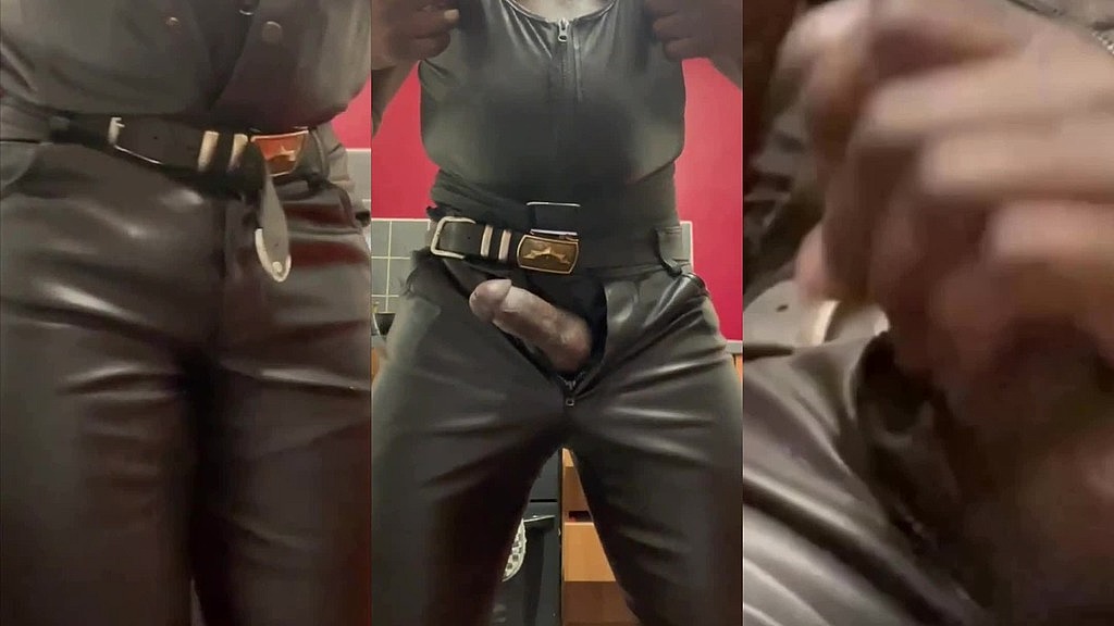 black leather smoking bate & heavy cum (Brodyrichardson) black leather smoking bate & heavy cum (Brodyrichardson)