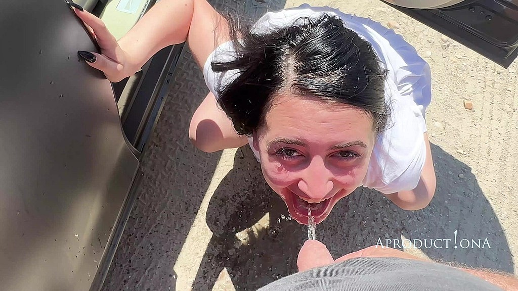 pissing through the window and mouth piss on the road (Eva Brooks, Bonieboy) pissing through the window and mouth piss on the road (Eva Brooks, Bonieboy)