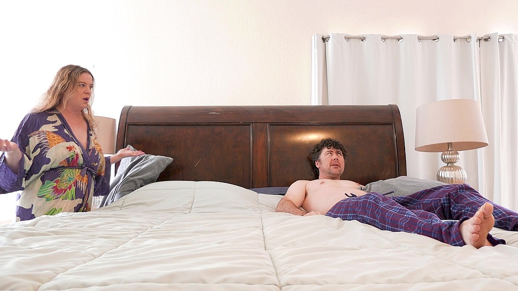 stepmom makes up for having to share a bed by giving head (Erin Electra, Matthias Christ) stepmom makes up for having to share a bed by giving head (Erin Electra, Matthias Christ)