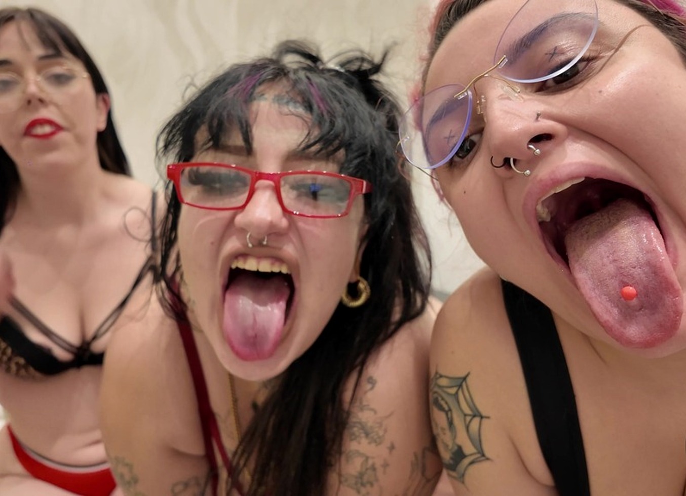 4K Chubby Girls Silly Faces Saliva Mouth Tongue Teeth Fetish