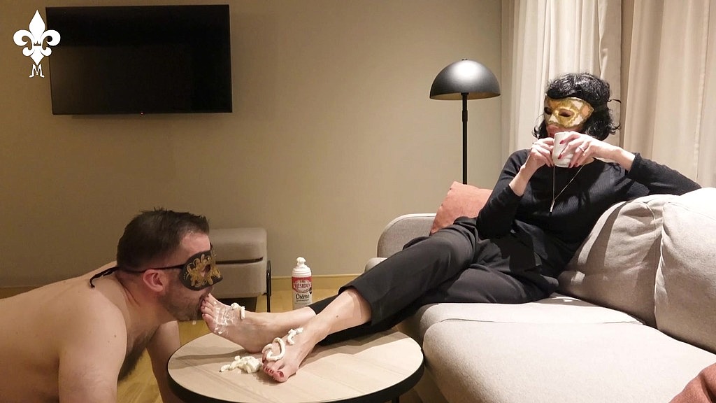 whipped cream toe licking! (Slave p, Miss M) whipped cream toe licking! (Slave p, Miss M)