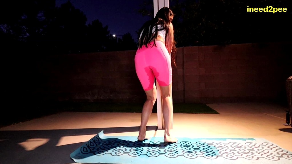 jazmine cruz pissing spandex shorts while teaching (Jazmine Cruz) jazmine cruz pissing spandex shorts while teaching (Jazmine Cruz)