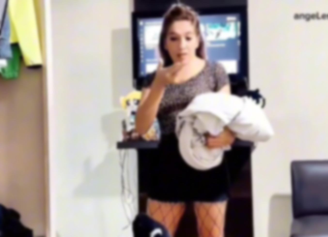 Madrastra Consuela A Su Hijastro Dotado, Que Quedo Sin Novia