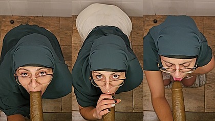 POV Sucking BBC Dildo Mia Niqab