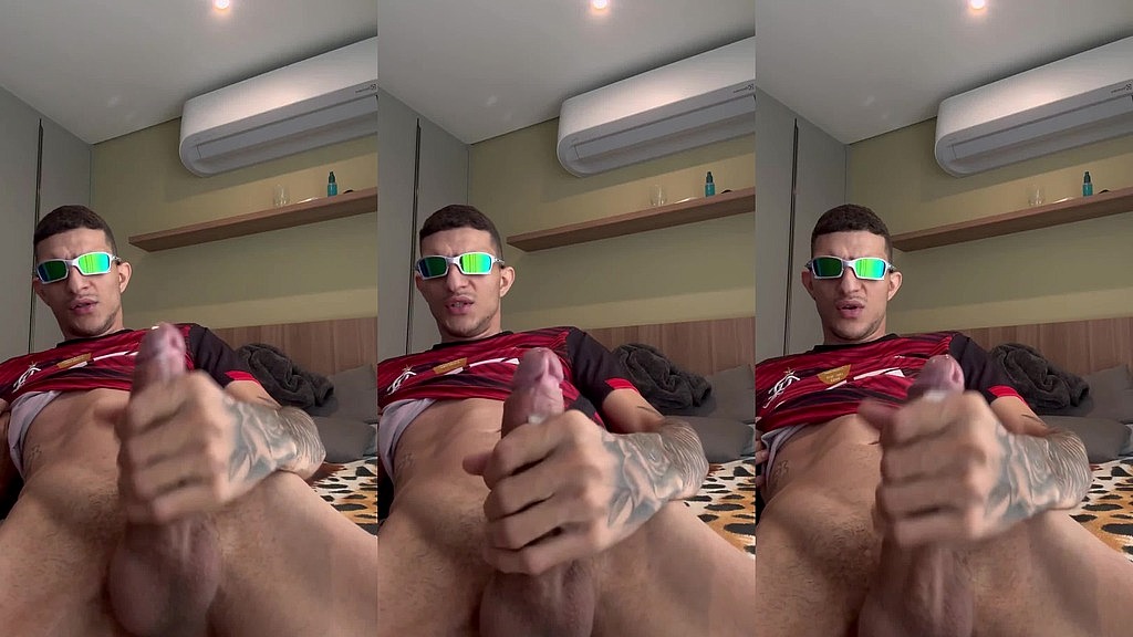 maloca pauzudo querendo uma putinha pra gozar dentro (Meu Detonador) maloca pauzudo querendo uma putinha pra gozar dentro (Meu Detonador)