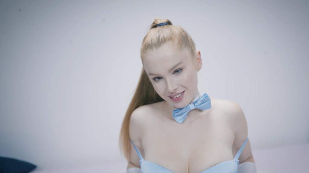 hot 18+ model fucked and a load of cum into her mouth!