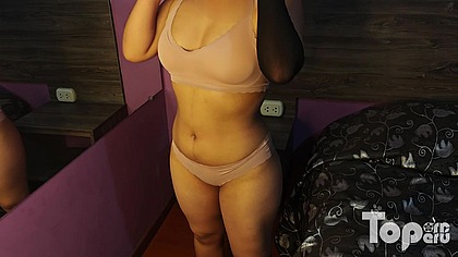 Casting 040 - Jazmin es la mas gritona del canal... Mira como le reviento el culo a esta jovencita hermosa