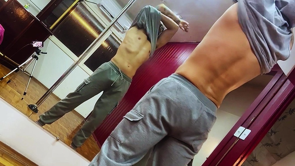 nao fala nada, so assiste... jerk off com putaria dita no teu ouvido punheta solo completo (Lucas Neitan) nao fala nada, so assiste... jerk off com putaria dita no teu ouvido punheta solo completo (Lucas Neitan)