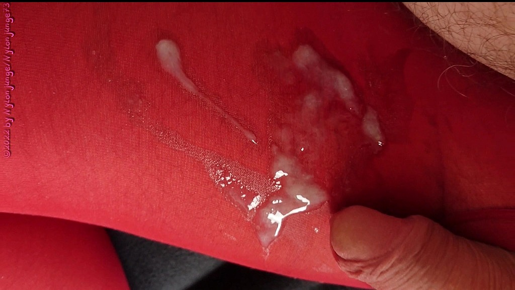 nylonjunge liebt die rote feinstrumpfhose 3 ** sperma ** (Carmen Nylonjunge) nylonjunge liebt die rote feinstrumpfhose 3 ** sperma ** (Carmen Nylonjunge)