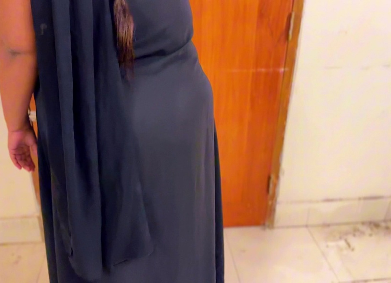 Beautiful Arab Girl Clean My Room When I Rent Her Airbnb Home, Now I See Her Huge Ass & Masturbat