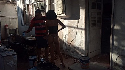 Metendo ate as bolas no cu da minha cunhada