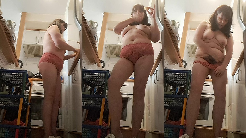 cooking in thongs for my stepson (Monsecarvajal) cooking in thongs for my stepson (Monsecarvajal)
