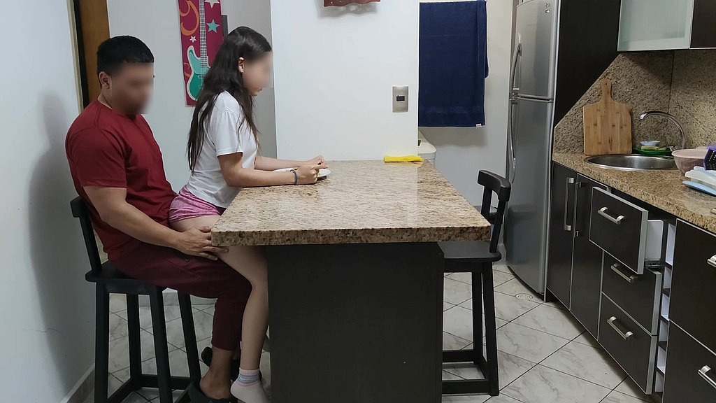 viviendo con mi linda sobrina que ya no puede dejar la polla de su tio (Pink, Big Hd) viviendo con mi linda sobrina que ya no puede dejar la polla de su tio (Pink, Big Hd)