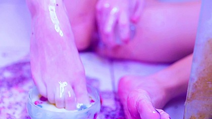 Bia Roman Gets Her Sexy Feet All Messy