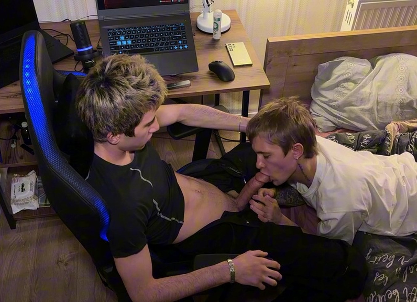 Distracted From The Game, Fucked A Twink's Tight Ass With A Big Dick And Came