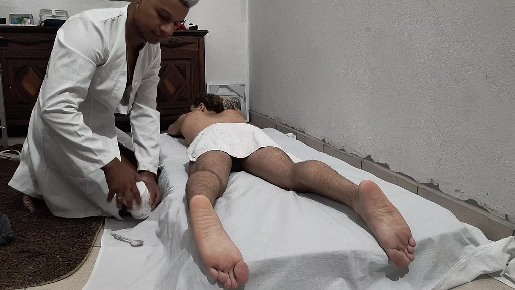 secao de fisioterapia termina em sexo com o paciente guloso (Junior Delao, Ari Demo) secao de fisioterapia termina em sexo com o paciente guloso (Junior Delao, Ari Demo)