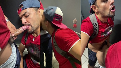 Deu bobeira e eu comi o rabo do novo faxineiro do WC do Clube.