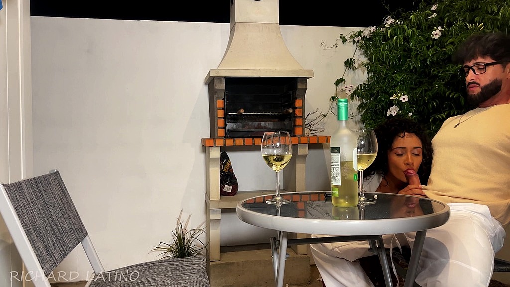 levei a morena do tinder pra casa , perguntei se ela queria vinho e ela queria rola (Richard Latino, Milla Ferrazo) levei a morena do tinder pra casa , perguntei se ela queria vinho e ela queria rola (Richard Latino, Milla Ferrazo)