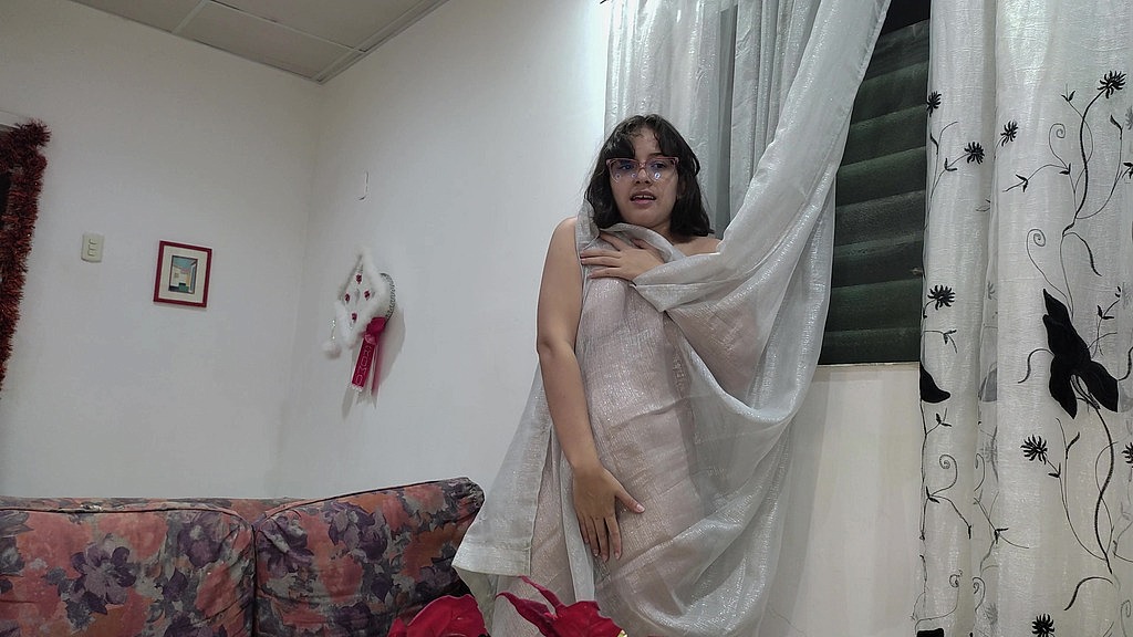 teen s clothing magically disappears (Jasmine) teen s clothing magically disappears (Jasmine)