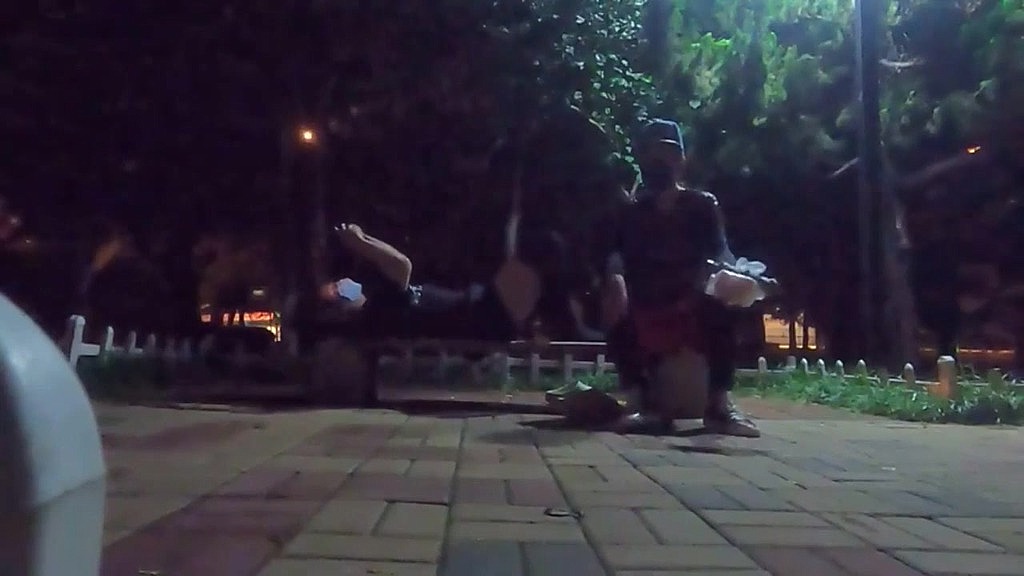 fui fazer uma corrida no parque acabei encontrando um muleque pauzudo e fudemos na pracinha (David Lobo,Marcferri) fui fazer uma corrida no parque acabei encontrando um muleque pauzudo e fudemos na pracinha (David Lobo,Marcferri)