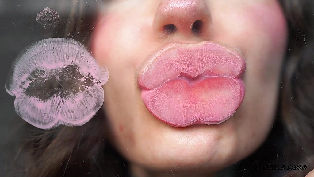 чуттєвий кремово-рожевий блиск для губ kiss (Rarible_Diamond) sensual creamy pink lipgloss kiss (Rarible_Diamond)