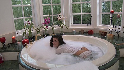 Thick Asian Beauty London Keyes Gets A Deep Drilling