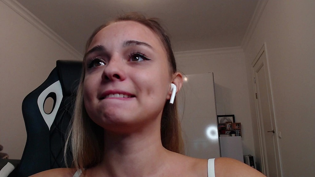 little vicky sucks dick (Misss_vikki) little vicky sucks dick (Misss_vikki)