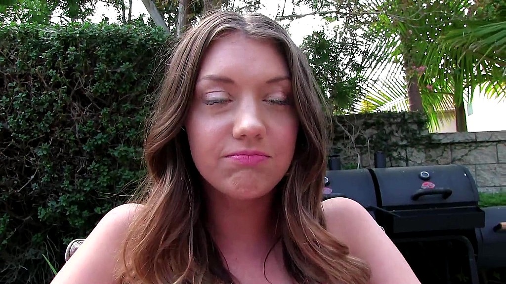 Elena Koshka squirts during Jerry Kovak's deep thrusts