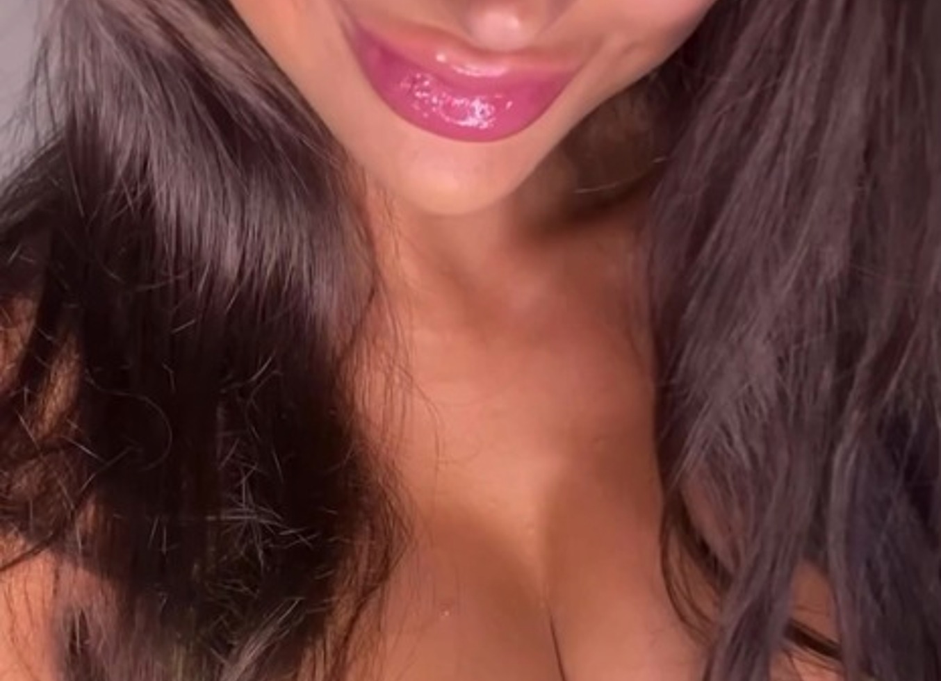 Horny Pussy Masturbation with Yellow Lingerie - Susy Gala