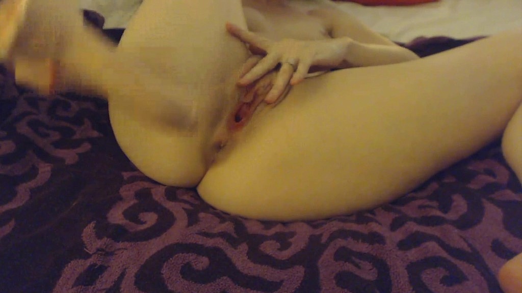 KittyDarlingg: opening both holes (AnalVids.com) opening both holes (KittyDarlingg)