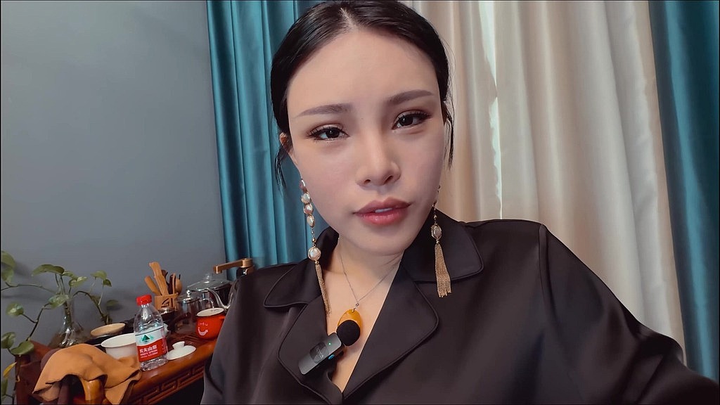 tiny man in the box pov 1 (Mistress Mingfei) tiny man in the box pov 1 (Mistress Mingfei)