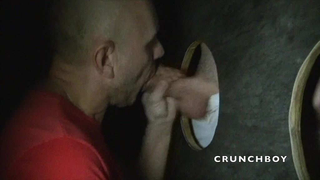 il se fait sucer par un daddy en glory holes (JESS ROYAN, Stiff Vargas) il se fait sucer par un daddy en glory holes (JESS ROYAN, Stiff Vargas)