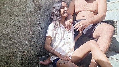 Comendo minha amiga sapatao na escada 100% anal