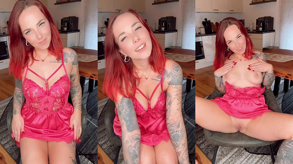 want a really hot christmas present? (Nina Devil) want a really hot christmas present? (Nina Devil)