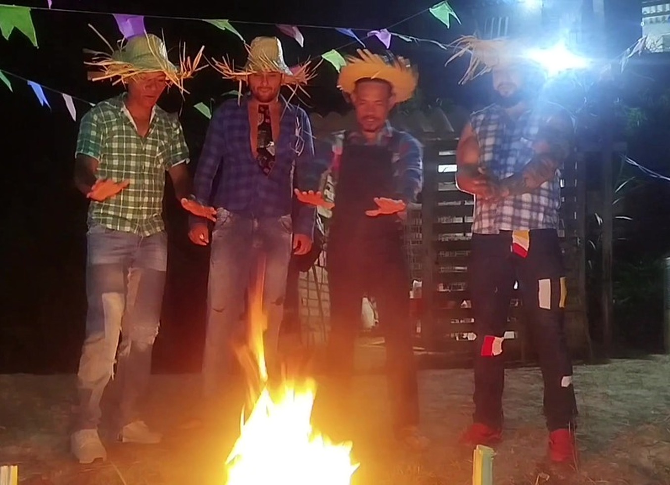 Festinha Junina Virou Uma Suruba No Interior